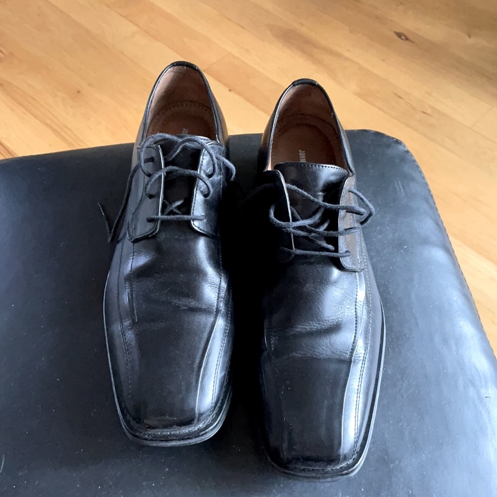 Johnston & Murphy Men’s Dress Shoes like new condition